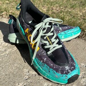 Hoka Women's Black & Aloe Speedgoat 6 Trail Running Shoes Size 9.5B Like new!